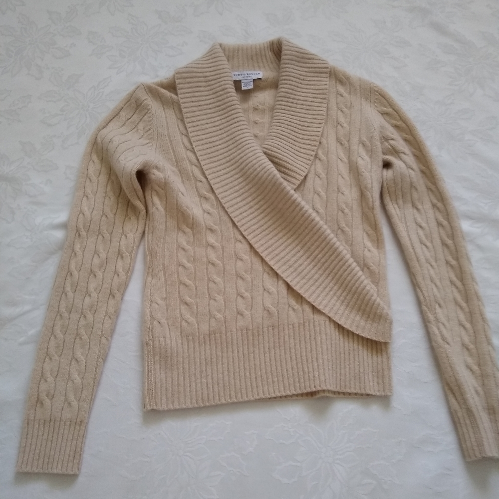 Cashmere Scotland luxury spun wrap cable knit shawl collar